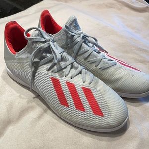 Adidas predator indoor soccer shoes men's size 10.